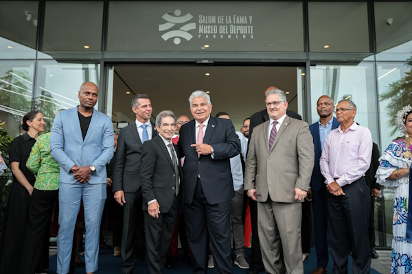 INAUGURACIÓN SALÓN FAMA 4