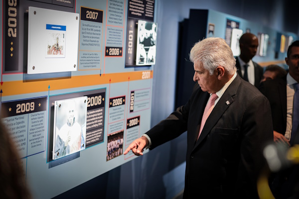 INAUGURACIÓN SALÓN FAMA 8