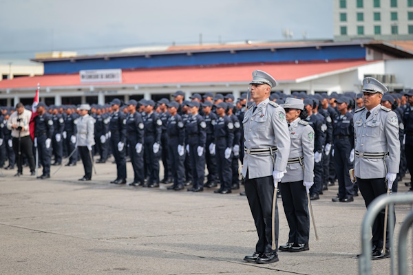 PRESIDENTE GRADUACIÓN AGENTES 4