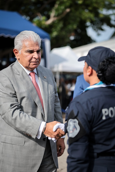 PRESIDENTE GRADUACIÓN AGENTES 7