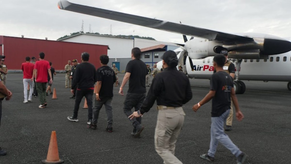 EXPULSAN MIGRACIÓN 5