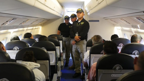 EXPULSAN MIGRACIÓN 6