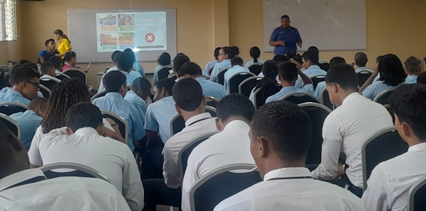 Docencia y monitoreo sobre el VIH para estudiantes de inclusión, dictan profesionales de Salud, en Tocumen