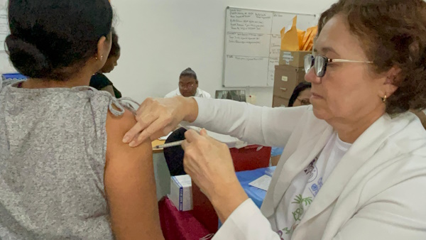 El MINSA en Panamá, pide a la población vacunarse