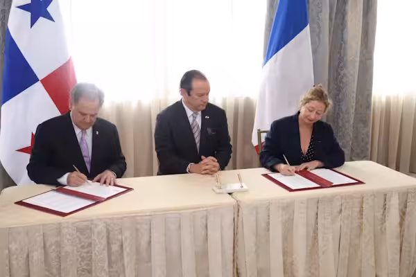 Panamá y Francia firman declaración de intención