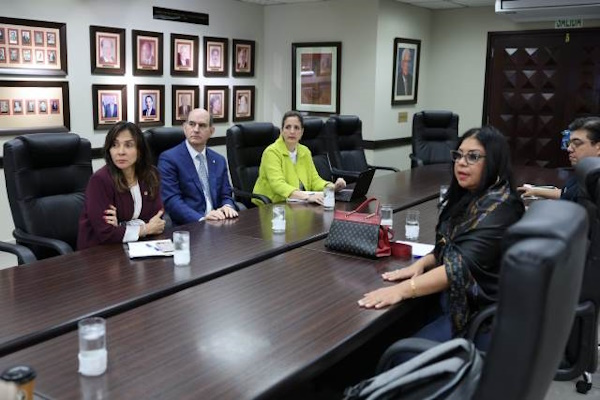 Autoridades de Aduanas y Economía sostienen reunión a favor de Panamá