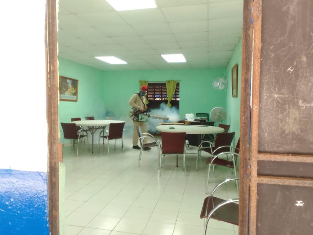 Control de Vectores inspecciona y nebuliza escuelas en Los Santos