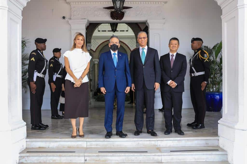 Presidente Cortizo Cohen recibió visita de cortesía del embajador de China, quien termina su misión diplomática