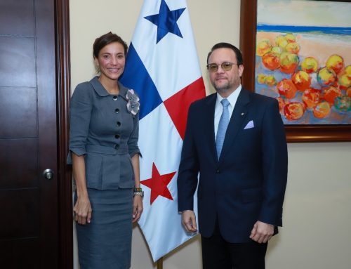 Ministro de Comercio e Industrias recibe a la nueva embajadora de Panamá ante la OEA