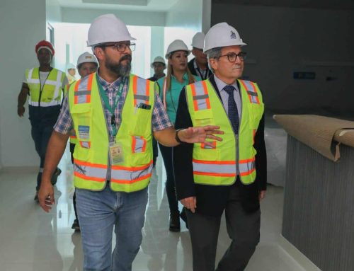 Ministro de Salud inspecciona obras en hospital Manuel Amador Guerrero en Colón