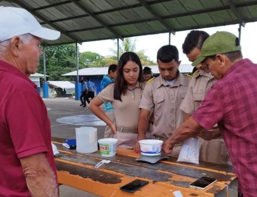 Estudiantes del IPT de San Andrés crean insecticida orgánico a base de aceite reciclado