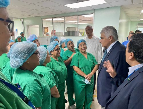 Presidente José Raúl Mulino visitó el Complejo Hospitalario y prometió mejoras en el sistema de salud pública