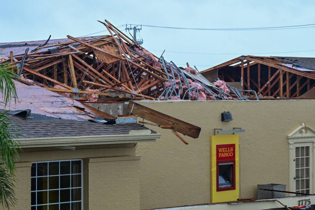 Huracán Milton deja al menos 10 muertos y causa devastación en el centro de Florida