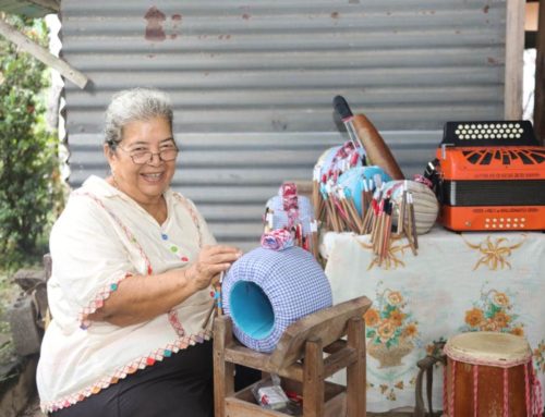 Ernestina Mendoza: Un ejemplo de resiliencia y preservación cultural a sus 72 Años