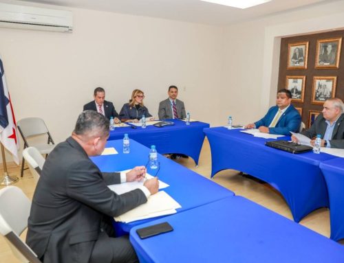 La junta técnica de Bienes Raíces reduce puntaje mínimo para licencia de corredor inmobiliario