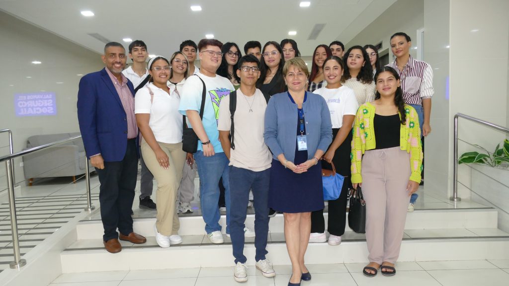 Visita de estudiantes de la Universidad Interamericana de Panamá