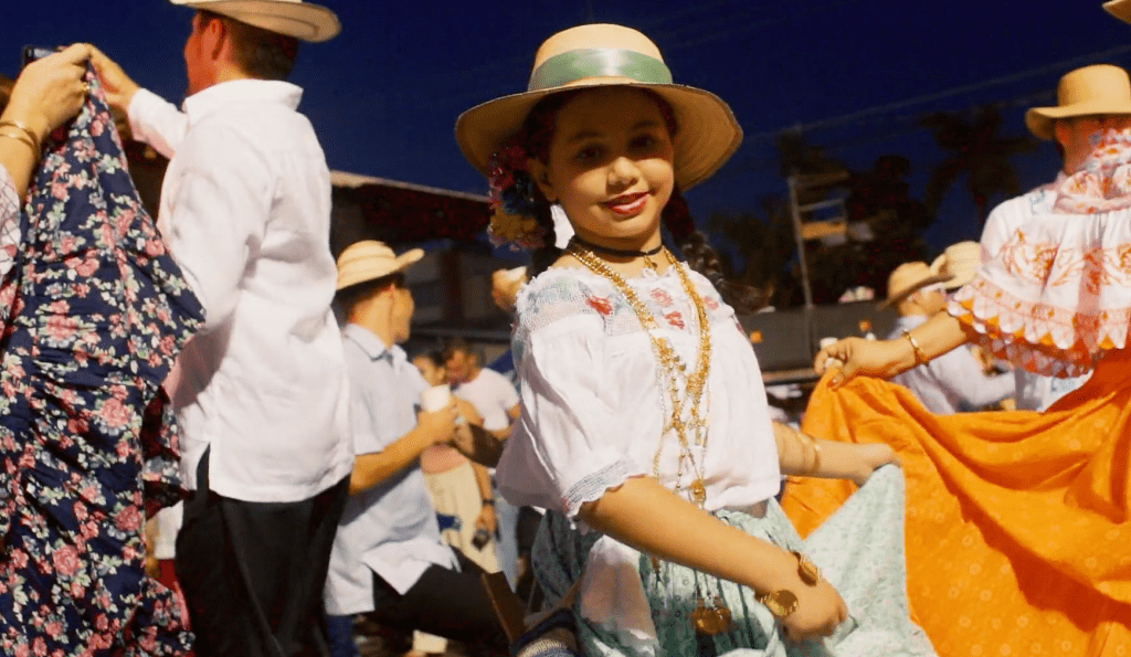 Desfile de las Mil Polleras en directo por Sertv