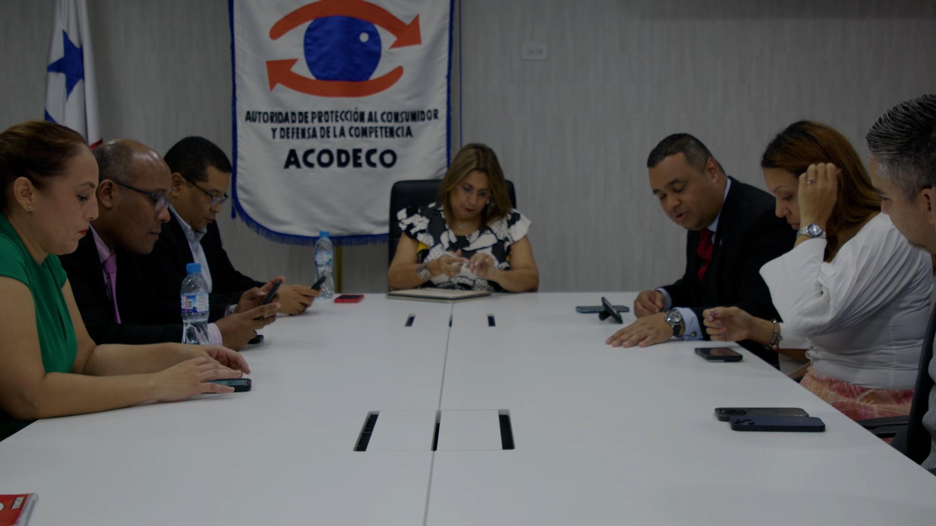 CRUDO RAW.mp4.00_00_53_01.Imagen fija005