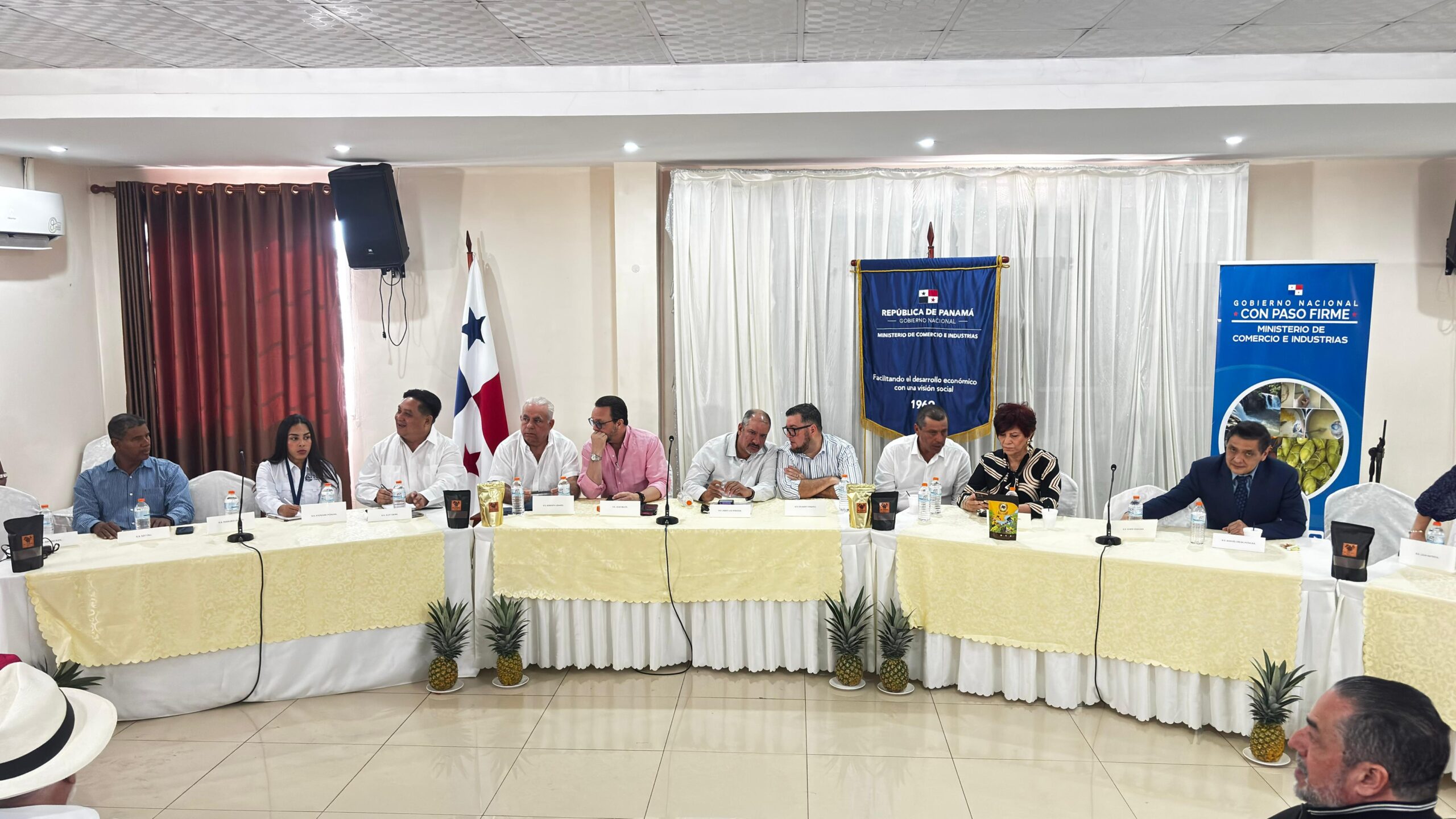 El Gobierno Nacional inició en el distrito de La Chorrera, provincia de Panamá Oeste, la segunda fase de la Gira Nacional del Diálogo Productivo, un espacio de consulta y participación enfocado en el Acuerdo Marco Complementario entre Panamá y MERCOSUR.