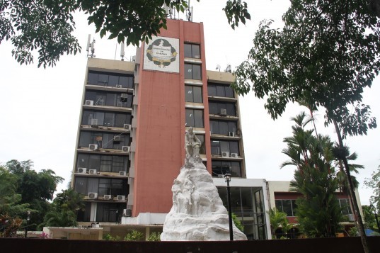 consejo universitario discute prohibición de reelección