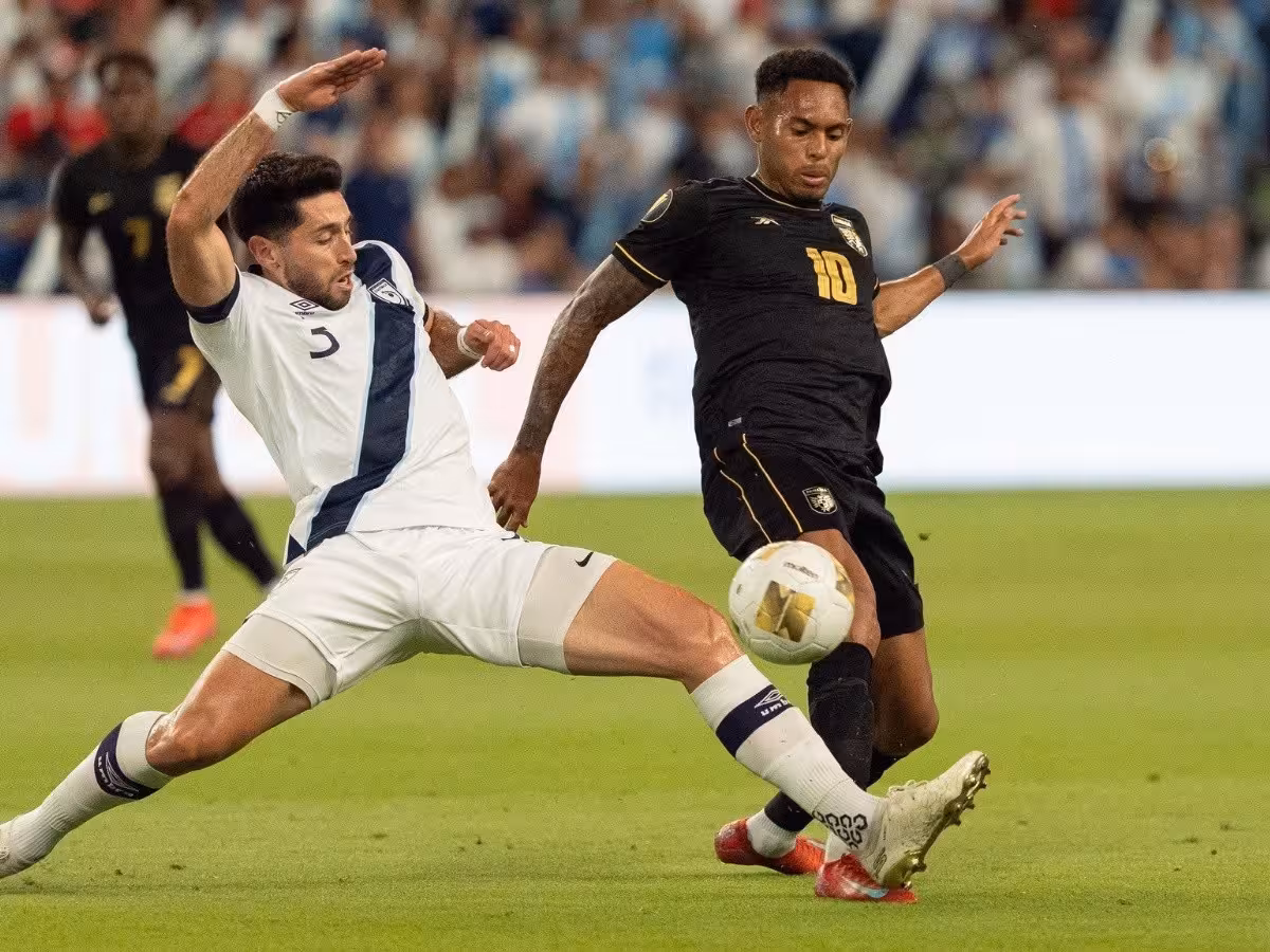 Panamá se enfrenta a Guatemala.
