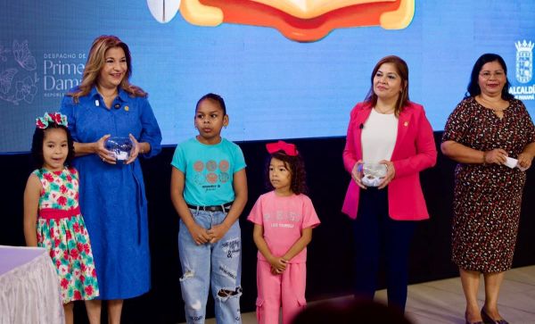 Promueven lectura y cultura en evento en Casa Club Omar.