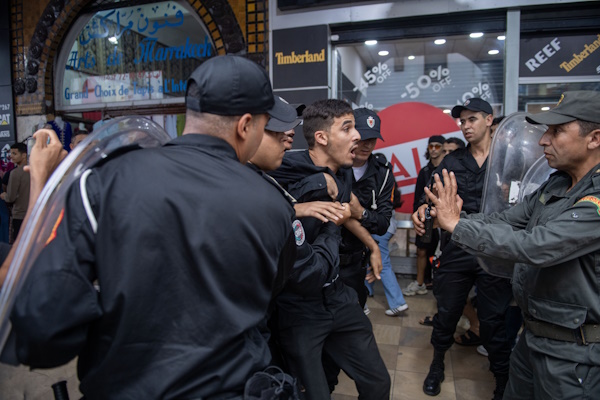 Amnistía Internacional alertó sobre la detención de manifestantes en los últimos días en Rabat y otras ciudades marroquíes donde se han dado protestas juveniles.