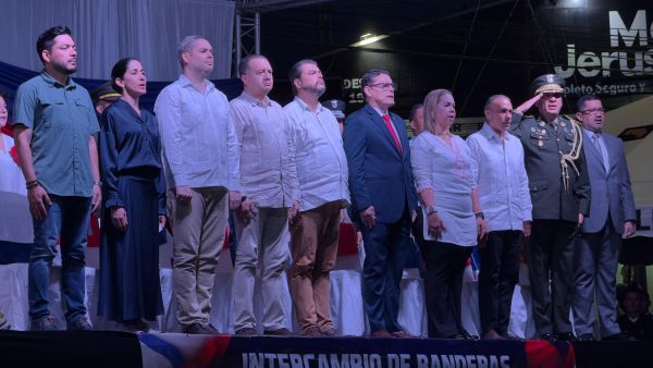 Autoridades destacan unión en festival cultural en Paso Canoas.