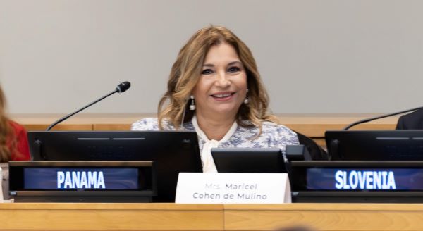 Primera Dama pide comprometerse con la niñez y la familia.