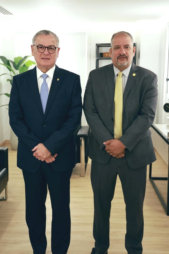 Contralor se reúne con presidente de la Asamblea