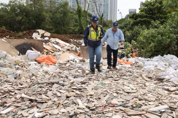 Cierran vertedero ilegal en Puente del rey.