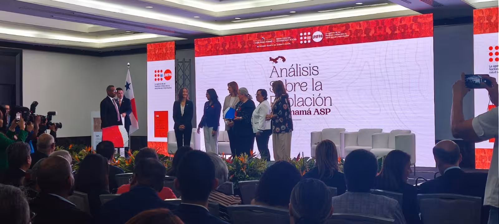 presentan análisis demográfico para Panamá