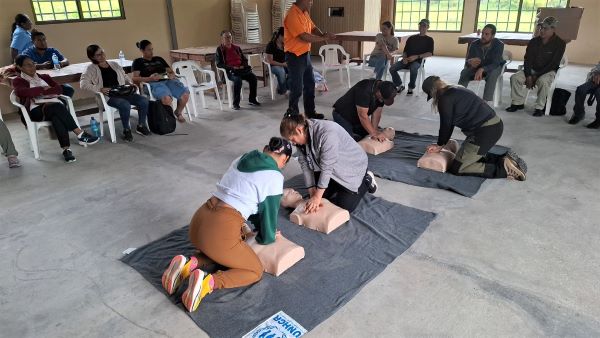 Productores agroturismo reciben capacitación en primeros auxilios.