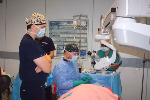 VISIÓN-PANAMÁ Visión restaurada en Panamá gracias a cirugías solidarias.