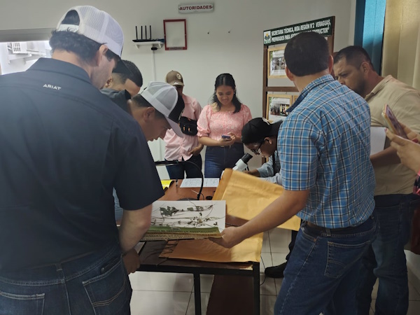 Un total de 36 estudiantes de la Universidad Tecnológica OTEIMA recibieron capacitación por parte de técnicos de la Coordinación de Sanidad Vegetal del MIDA, regional de Veraguas.