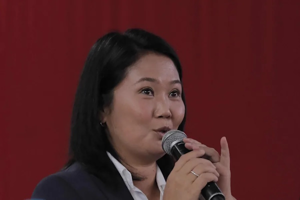 El Tribunal Constitucional de Perú ordenó dejar “sin efecto” la acusación fiscal contra la líder política Keiko Fujimori y contra su partido, Fuerza Popular.