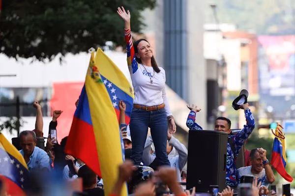 La líder opositora de Venezuela María Corina Machado resultó ganadora del Premio Nobel de la Paz 2025 "por su incansable labor en la promoción de los derechos democráticos del pueblo venezolano y por su lucha por lograr una transición justa y pacífica de la dictadura a la democracia".