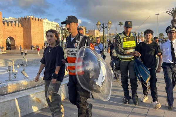 Al menos 263 agentes de las fuerzas del orden marroquíes y 23 civiles resultaron heridos tras las recientes protestas lideradas por jóvenes.