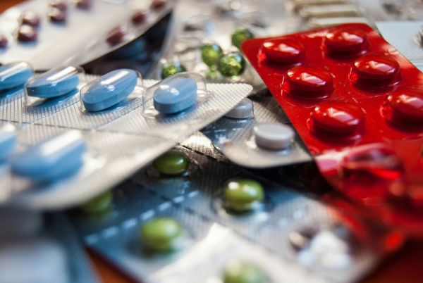 Panamá mantiene control de precios en 51 medicamentos.