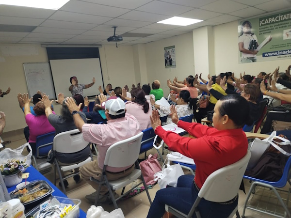 Con la concurrencia de 50 docentes de varios centros educativos de Premedia de la provincia de Colón, se realizó el segundo encuentro de Escuelas Promotoras de Salud, estrategia organizada por el Ministerio de Salud.