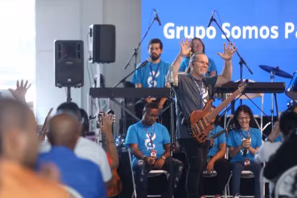 Más de mil jóvenes participan en festival de orquestas.