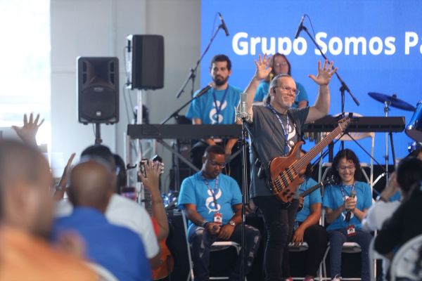 Más de mil jóvenes participan en festival de orquestas.