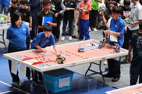 Inició en Panamá, la Olimpiada Nacional de Robótica 2025, evento que reúne a 577 estudiantes de colegios oficiales y particulares del país.