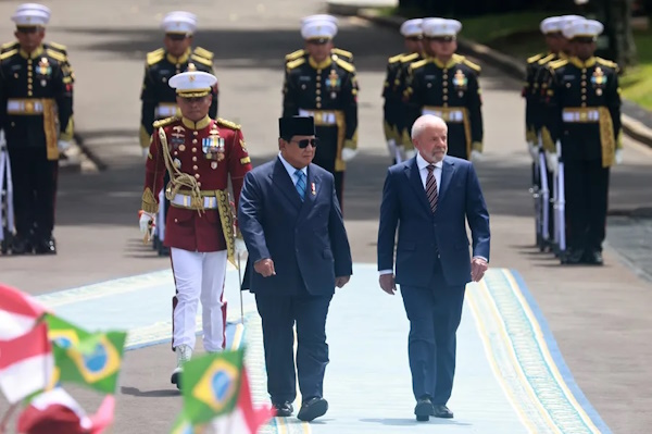 El presidente de Brasil, Luiz Inácio Lula da Silva, se reunió en Yakarta con su homólogo indonesio, Prabowo Subiando, con el objetivo de avanzar en la relación comercial entre ambos países.