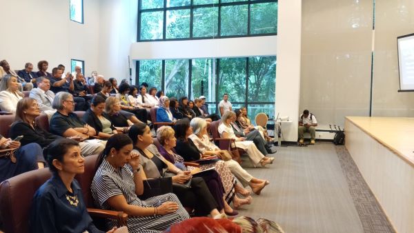Mujeres conmemoran el congreso Anfictiónico.