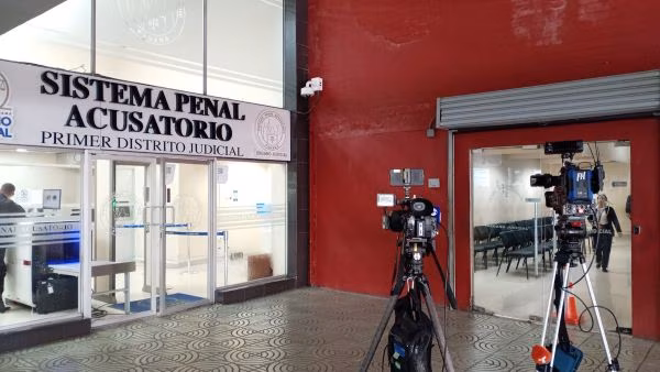 Reprograman audiencia por auxilios económicos.