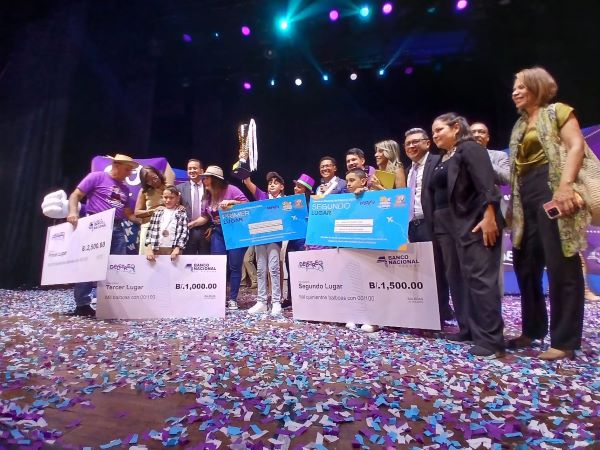 Culmina con éxito el concurso nacional de deletreo.