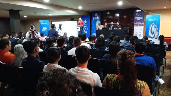 Presentan concurso nacional de emprendimiento juvenil 2025.