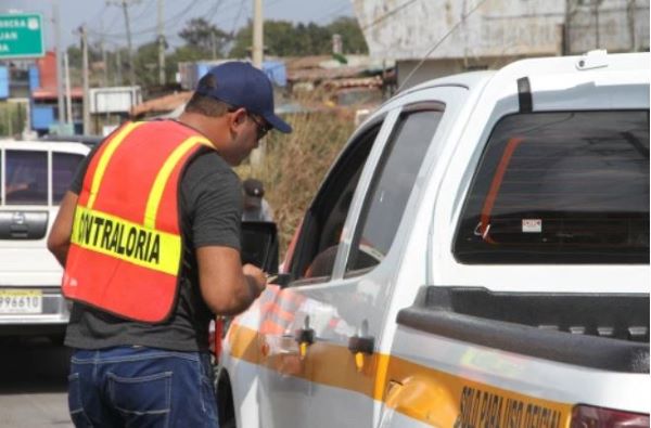 vehículos del estado no podrán circular sin salvo conducto.