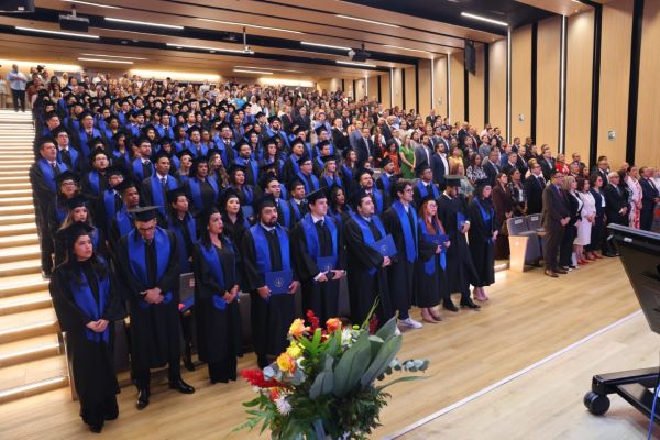 112 nuevos médicos se graduaron este viernes 24 de octubre.